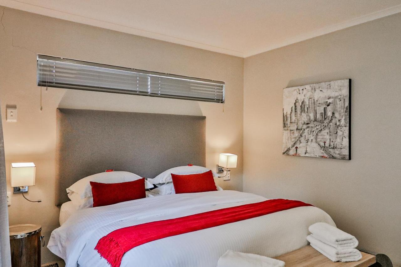 Lavender Manor Guest Lodge Hermanus Bagian luar foto