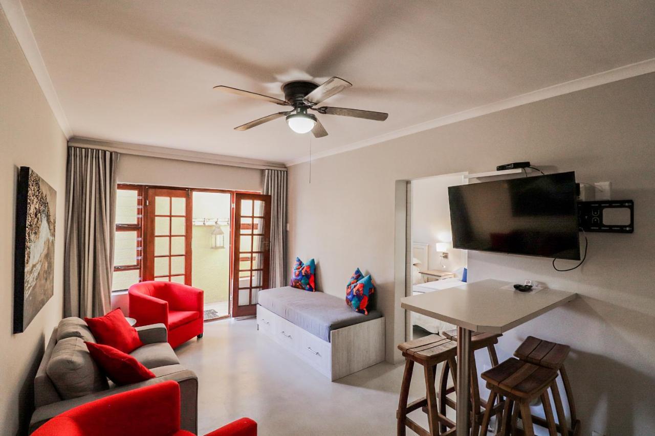 Lavender Manor Guest Lodge Hermanus Bagian luar foto