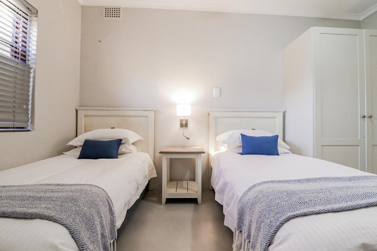 Lavender Manor Guest Lodge Hermanus Bagian luar foto