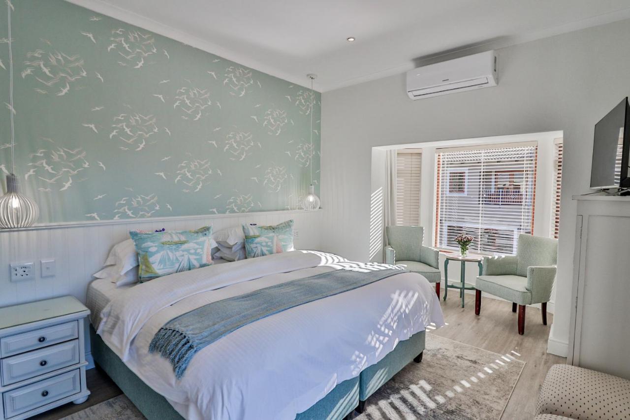 Lavender Manor Guest Lodge Hermanus Bagian luar foto