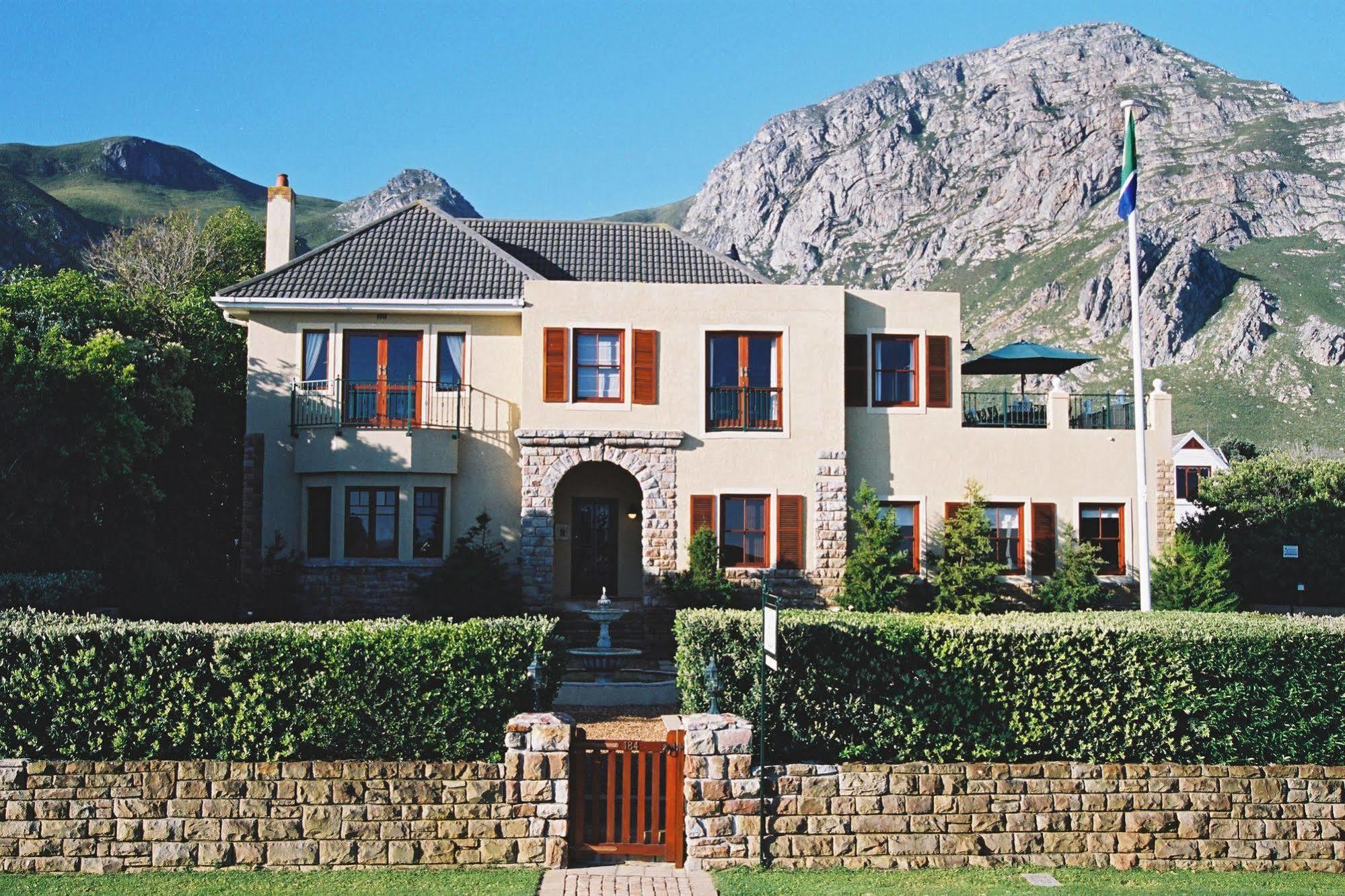 Lavender Manor Guest Lodge Hermanus Bagian luar foto