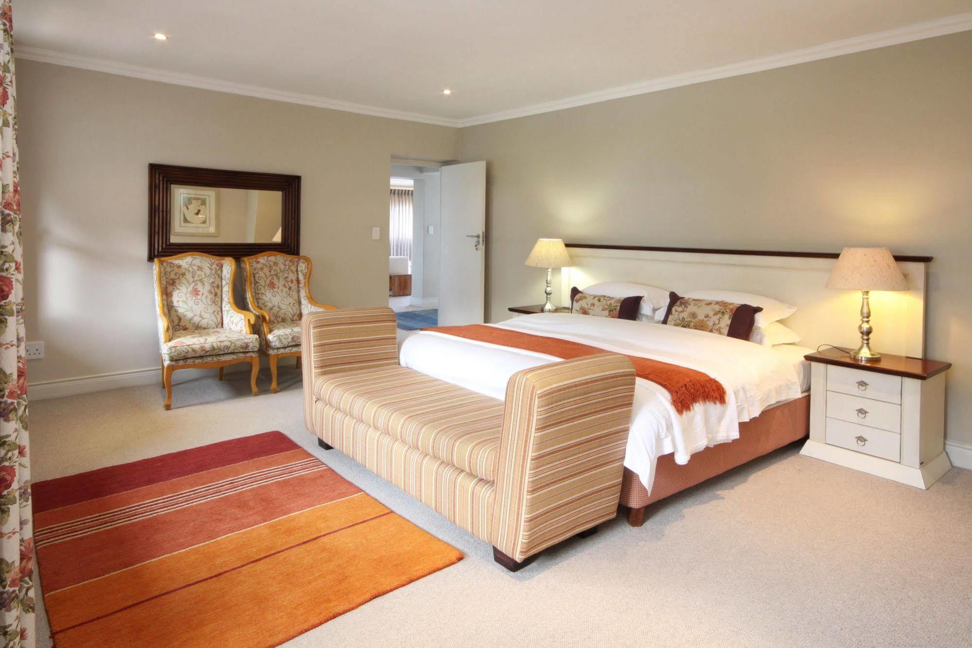 Lavender Manor Guest Lodge Hermanus Bagian luar foto