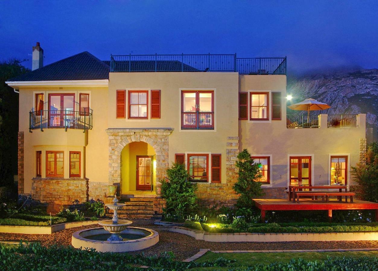 Lavender Manor Guest Lodge Hermanus Bagian luar foto
