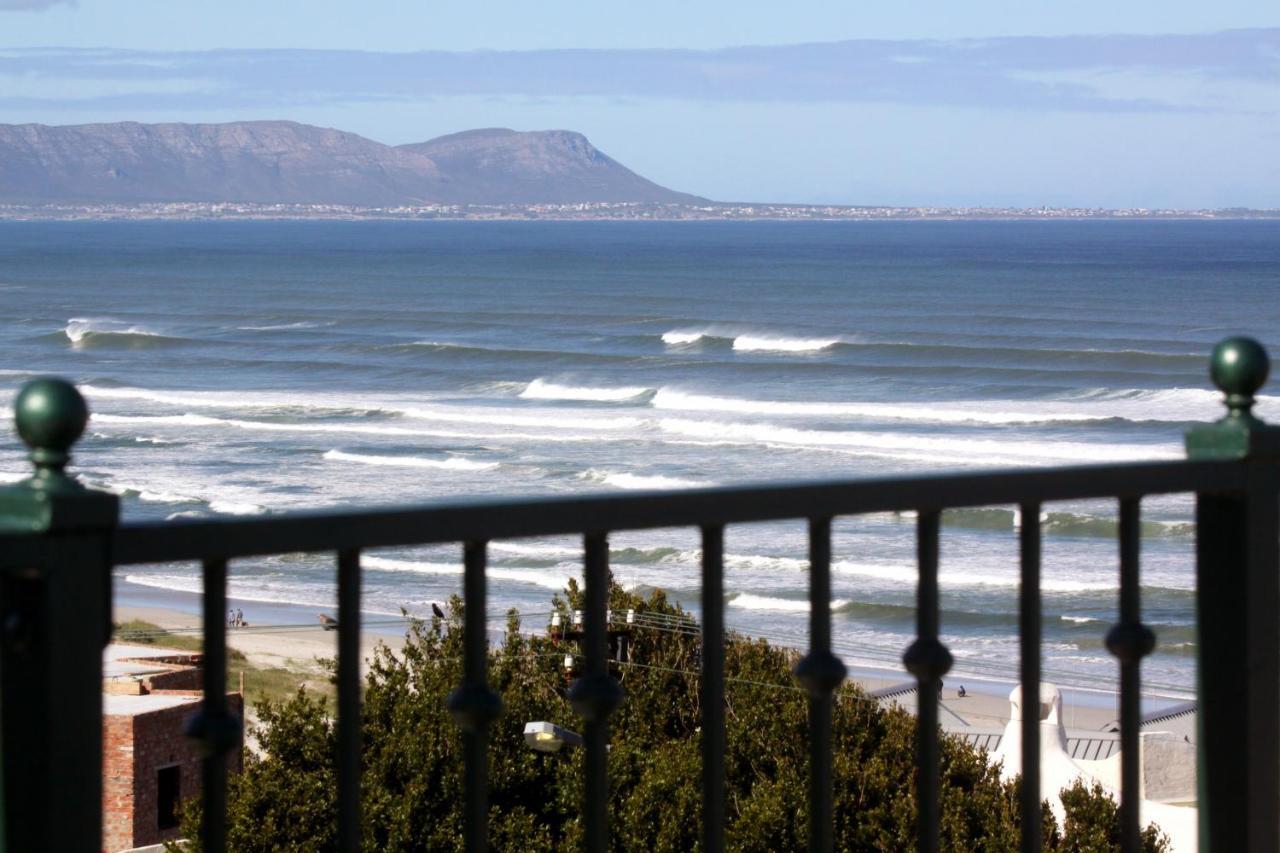 Lavender Manor Guest Lodge Hermanus Bagian luar foto